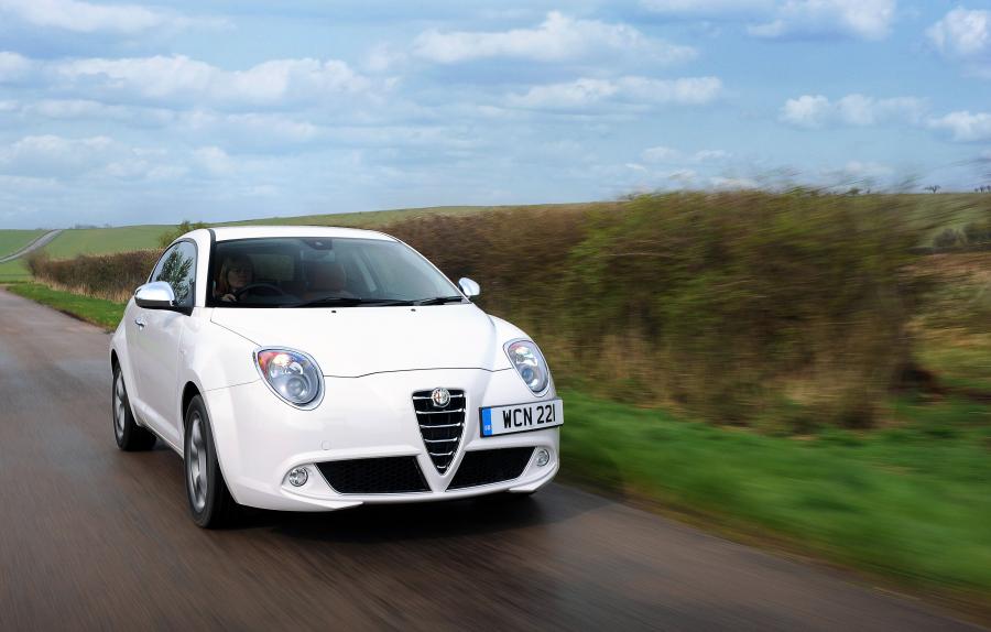  Alfa Romeo MiTo (955) 2013 года  (UK) (фото 15 из 20)